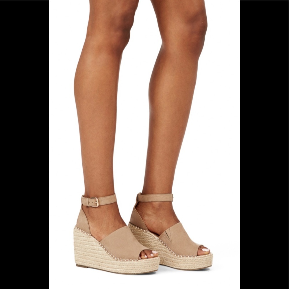 NWT JustFab Tan Faux Suede Platform Wedges Size 10